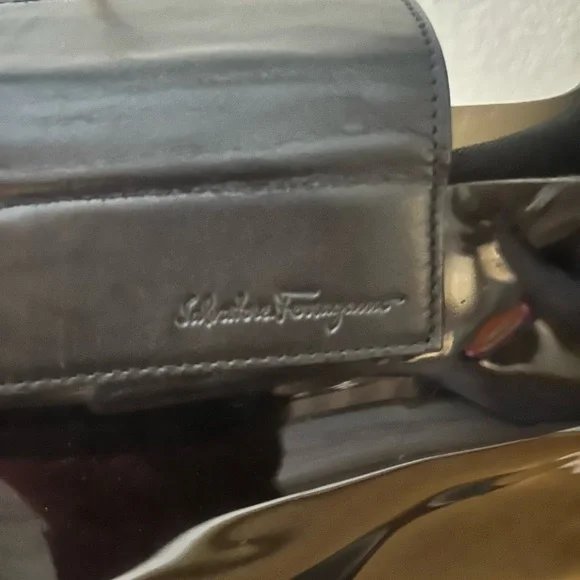 Vintage Salvatore Ferragamo black patent bag - Picture 2 of 7